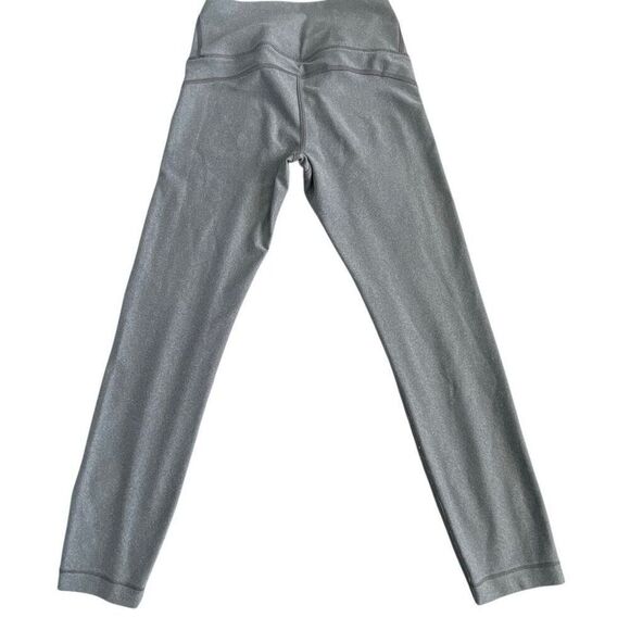 EUC Under Armour Women’s Dri-Fit HeatGear Gray Compression Capri 3/4 Leggings - - Picture 4 of 8